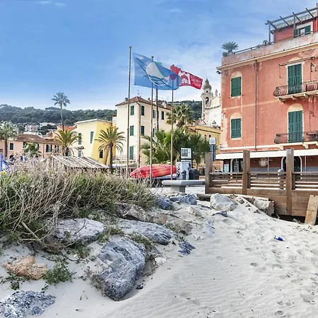 5 Minutes Sea Stunning Apartment