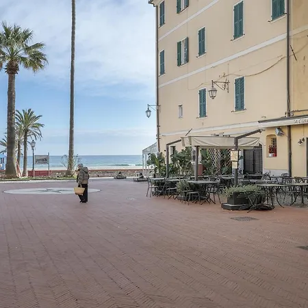 5 Minutes Sea Stunning Laigueglia