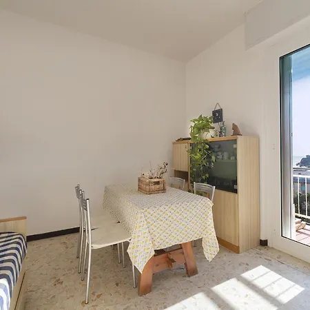 5 Minutes Sea Stunning Apartment